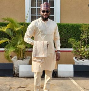 Cikakken tarihin Sadiq Sani Sadiq